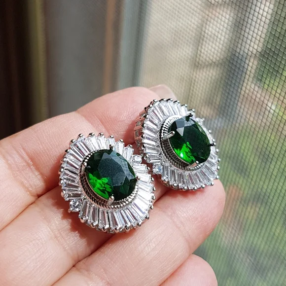 Swarovski Elements 925 Silver Emerald Green Oval Baguette Starburst Earrings NEW - Picture 5 of 12